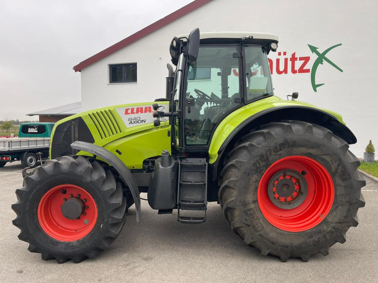 CLAAS Axion 840 CIS Hexashift - Tractor: foto 2 CLAAS Axion 840 CIS Hexashift - Tractor: foto 2