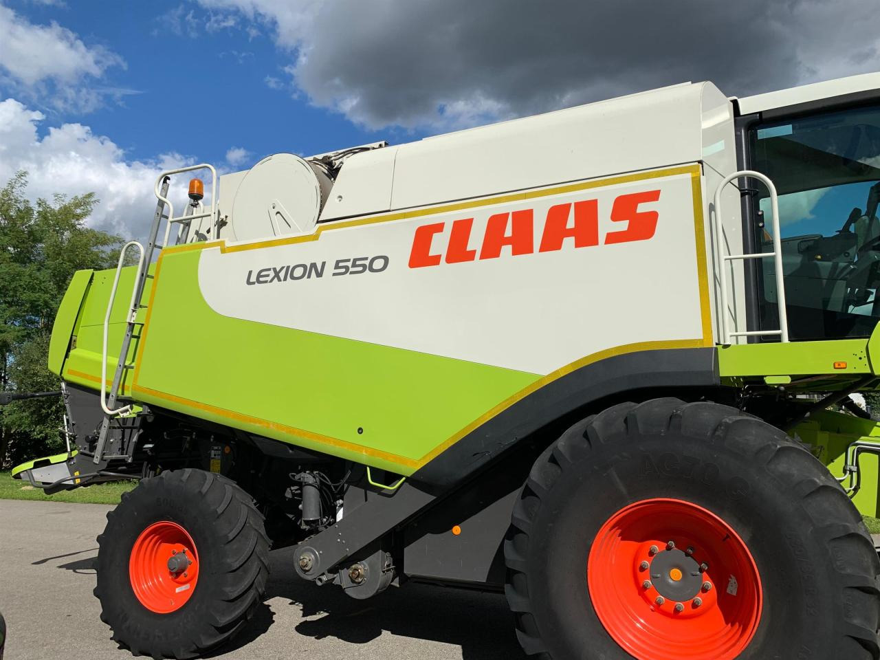 CLAAS Lexion 550 mit Schneidwerk V660, 3D und Klimaautomatik, gepflegter Zustand, Baujahr 2009 - Cosechadora de granos: foto 4 CLAAS Lexion 550 mit Schneidwerk V660, 3D und Klimaautomatik, gepflegter Zustand, Baujahr 2009 - Cosechadora de granos: foto 4