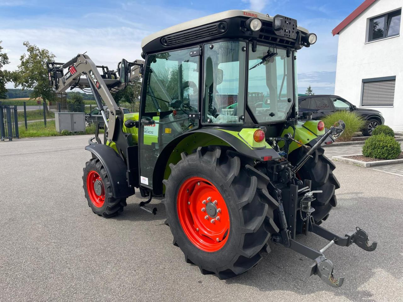 CLAAS Nexos 210 inkl. Frontlader, Frontzapfwelle - Tractor: foto 3 CLAAS Nexos 210 inkl. Frontlader, Frontzapfwelle - Tractor: foto 3