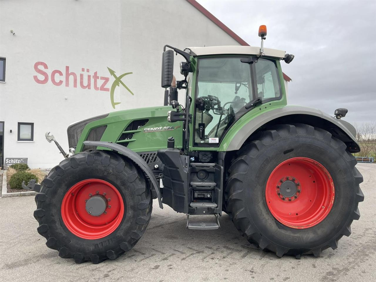 Fendt 828 SCR Vario Profi Plus, RTK, FZW, Bereifung neu, - Tractor: foto 1 Fendt 828 SCR Vario Profi Plus, RTK, FZW, Bereifung neu, - Tractor: foto 1