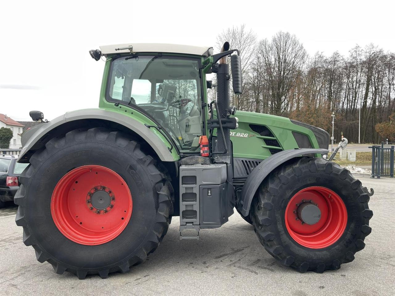 Fendt 828 SCR Vario Profi Plus, RTK, FZW, Bereifung neu, - Tractor: foto 5 Fendt 828 SCR Vario Profi Plus, RTK, FZW, Bereifung neu, - Tractor: foto 5