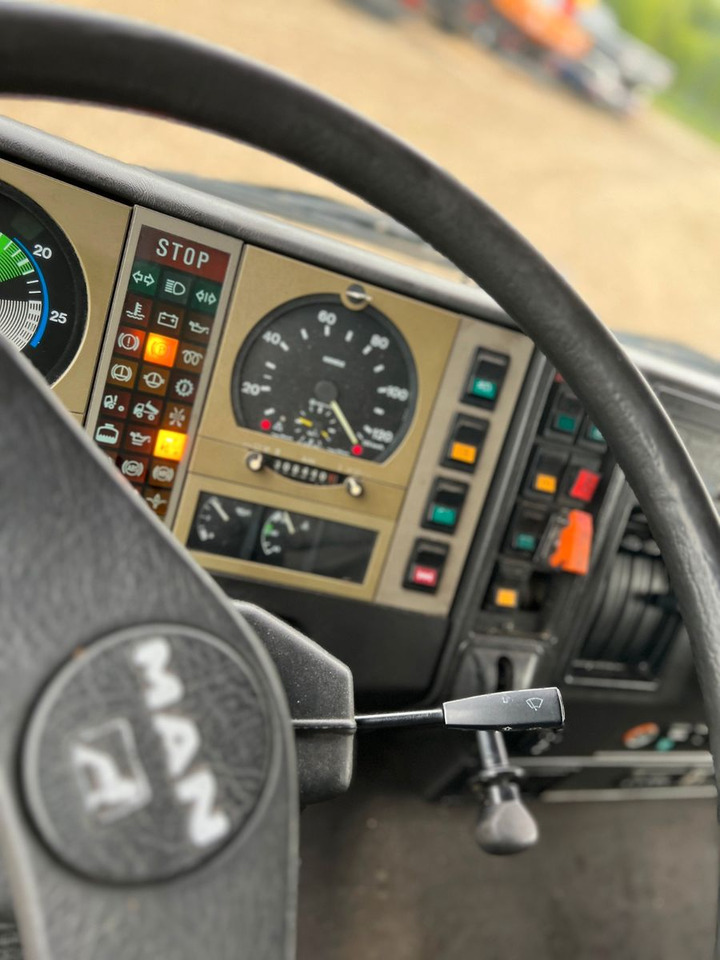 Camión transporte de bebidas MAN 14.272 Schwenkwand / Schadstoffmobil MAN 14.272 Schwenkwand / Schadstoffmobil: foto 11 Camión transporte de bebidas MAN 14.272 Schwenkwand / Schadstoffmobil MAN 14.272 Schwenkwand / Schadstoffmobil: foto 11