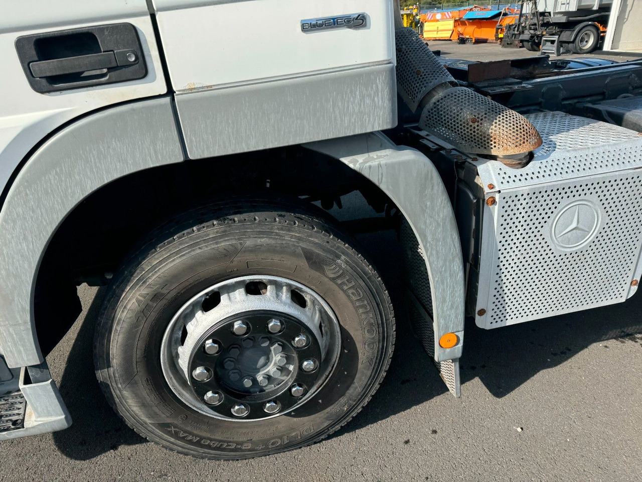 Mercedes-Benz Actros 2532 6x2 Fahrgestell Mercedes-Benz Actros 2532 6x2 Fahrgestell - Camión chasis: foto 2 Mercedes-Benz Actros 2532 6x2 Fahrgestell Mercedes-Benz Actros 2532 6x2 Fahrgestell - Camión chasis: foto 2