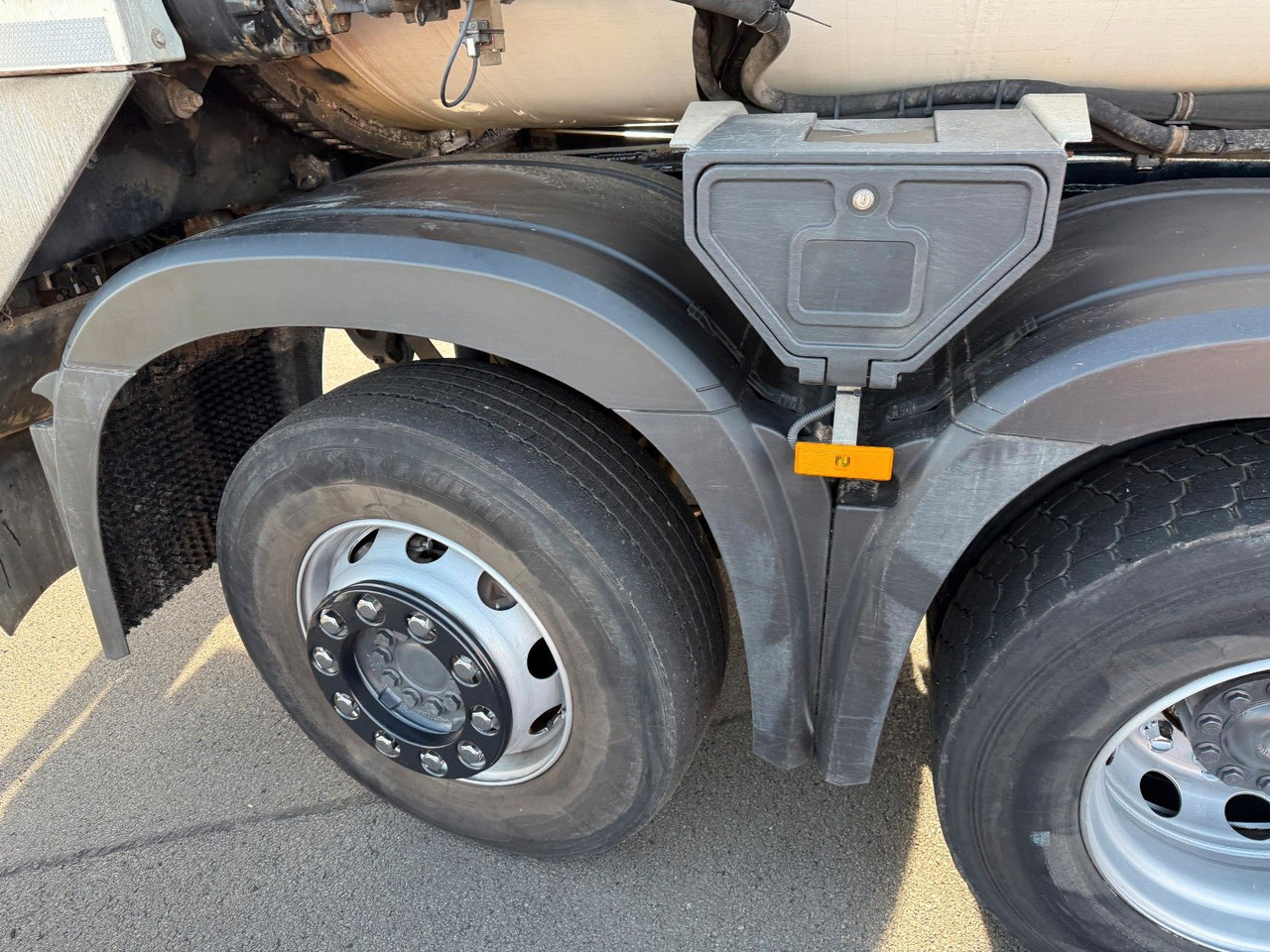 Mercedes-Benz Arocs 3236 8x2 Faun Rotopress 525 C Delta Lift - Camión de basura: foto 4 Mercedes-Benz Arocs 3236 8x2 Faun Rotopress 525 C Delta Lift - Camión de basura: foto 4