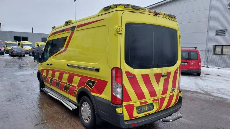 FORD TRANSIT 2,0TDI AMBULANCE KLIMA 1.2018 EURO 6, 3 UNITS - Ambulancia: foto 2 FORD TRANSIT 2,0TDI AMBULANCE KLIMA 1.2018 EURO 6, 3 UNITS - Ambulancia: foto 2