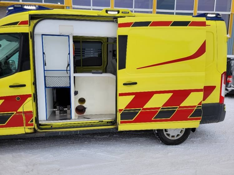 FORD TRANSIT 2,0TDI AMBULANCE KLIMA 4.2018 EURO 6, 3 UNITS - Ambulancia: foto 4 FORD TRANSIT 2,0TDI AMBULANCE KLIMA 4.2018 EURO 6, 3 UNITS - Ambulancia: foto 4