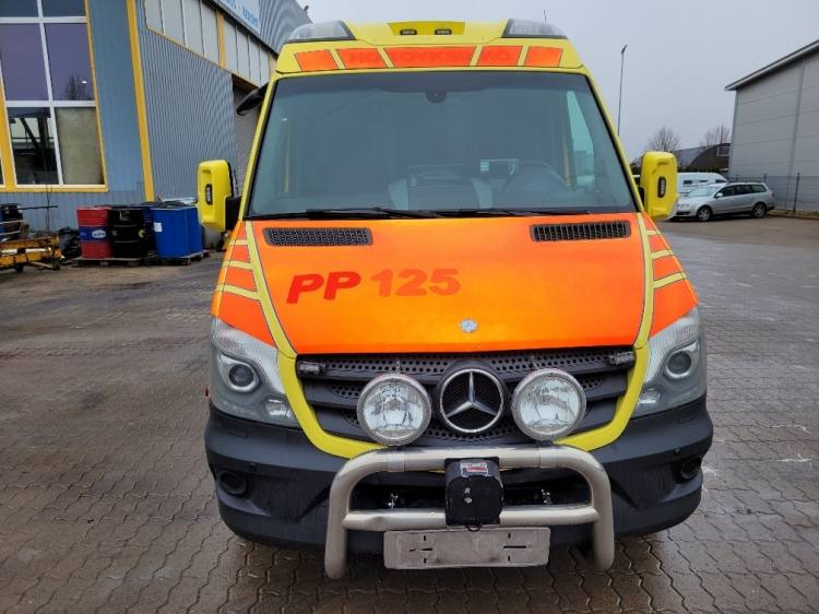 MERCEDES – BENZ SPRINTER 2.2D AMBULANCE (PROFILE) KLIMA 11.2014 EURO 5  - Ambulancia: foto 2 MERCEDES – BENZ SPRINTER 2.2D AMBULANCE (PROFILE) KLIMA 11.2014 EURO 5  - Ambulancia: foto 2
