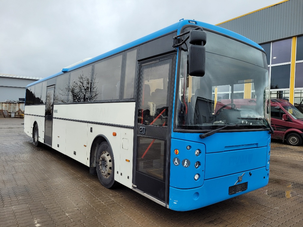 VOLVO B9R VEST CONTRAST, KLIIMA, 10.2012, EURO 5, HANDICAP LIFT, 51 seats, 12,8m  - Autobús suburbano: foto 1 VOLVO B9R VEST CONTRAST, KLIIMA, 10.2012, EURO 5, HANDICAP LIFT, 51 seats, 12,8m  - Autobús suburbano: foto 1