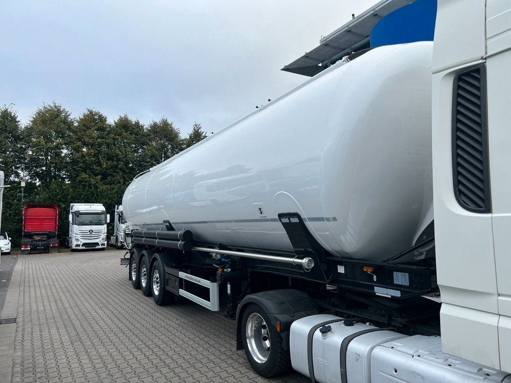 Spitzer SK 2760 CAL, KIP 60.3, NEU, MIETE/MIETKAUF - Semirremolque silo: foto 1 Spitzer SK 2760 CAL, KIP 60.3, NEU, MIETE/MIETKAUF - Semirremolque silo: foto 1