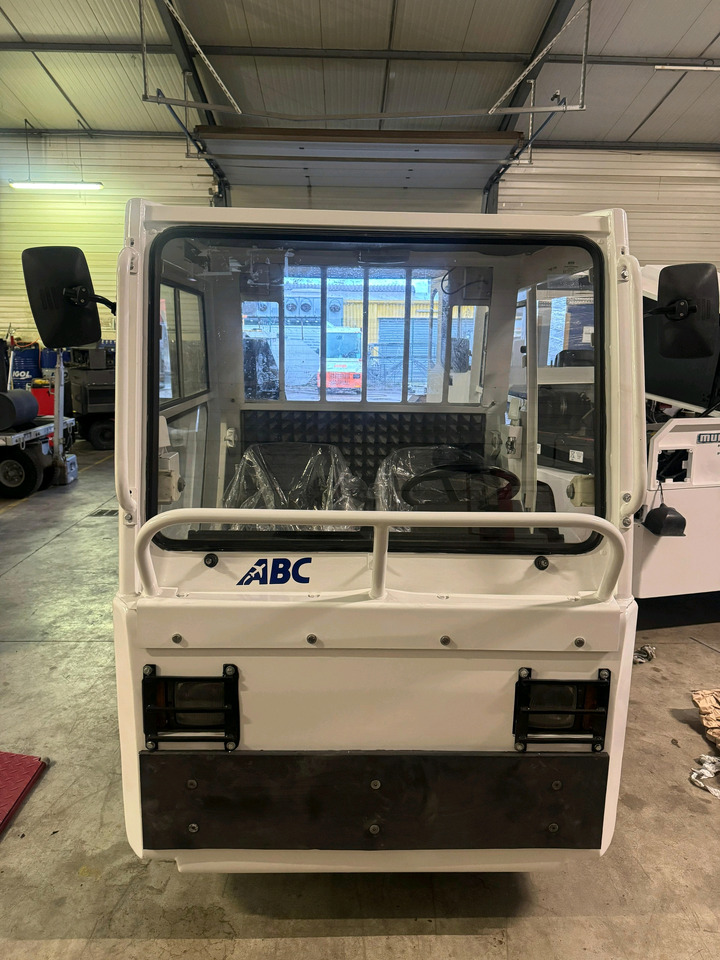 Charlatte 2012 - Tractor de equipaje: foto 4 Charlatte 2012 - Tractor de equipaje: foto 4