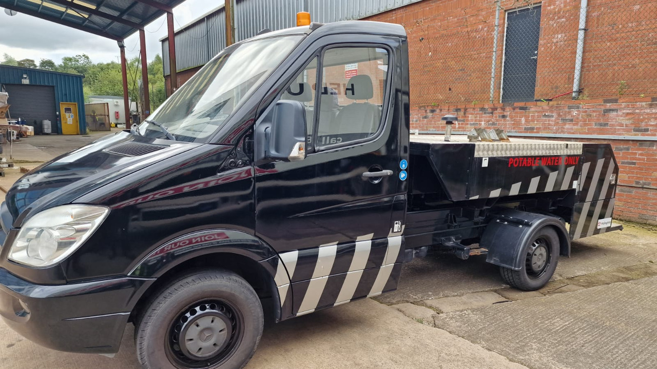 Mallaghan Water Truck WSU1000 - Equipo de apoyo en tierra: foto 2 Mallaghan Water Truck WSU1000 - Equipo de apoyo en tierra: foto 2