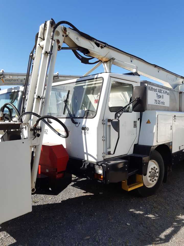 FMC Deicer Tempest 2 - Vehículo de deshielo: foto 5 FMC Deicer Tempest 2 - Vehículo de deshielo: foto 5