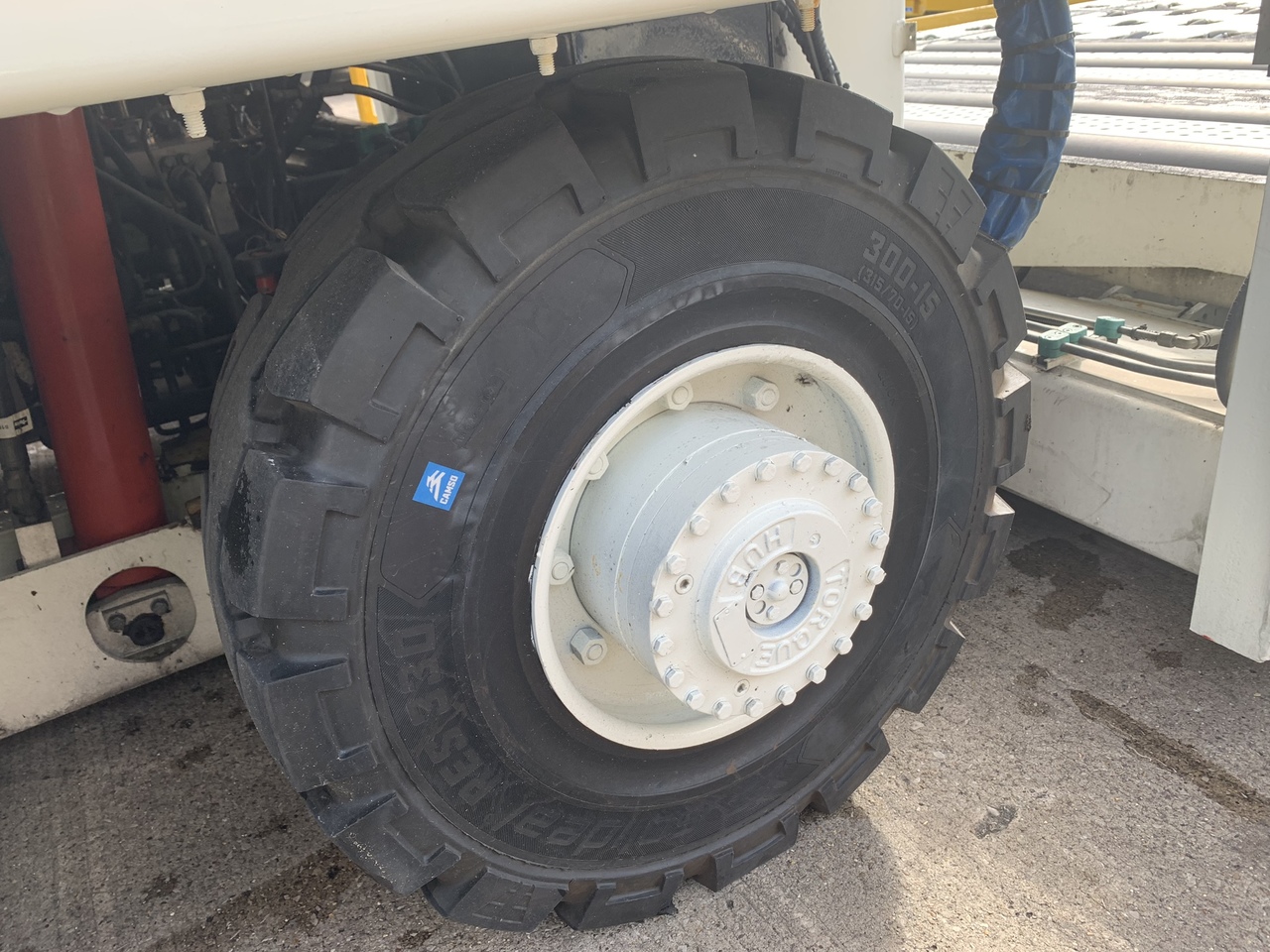 Lower Deck Loader 7 tons FMC Commander 15 - Cargadora de contenedores/ Palets: foto 4 Lower Deck Loader 7 tons FMC Commander 15 - Cargadora de contenedores/ Palets: foto 4