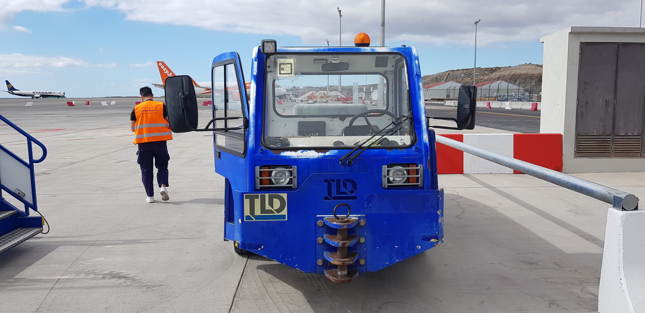 Pushback Tractor TLD 150-12 - Remolcador de aviones: foto 1 Pushback Tractor TLD 150-12 - Remolcador de aviones: foto 1