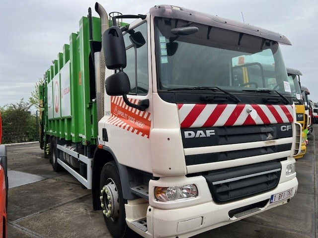 DAF CF 75.250 FAN75.250 CF 6X2 - Camión de basura: foto 2 DAF CF 75.250 FAN75.250 CF 6X2 - Camión de basura: foto 2