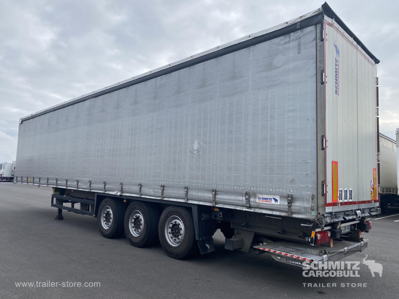 Leasing de SCHMITZ Curtainsider Standard Taillift SCHMITZ Curtainsider Standard Taillift: foto 7 Leasing de SCHMITZ Curtainsider Standard Taillift SCHMITZ Curtainsider Standard Taillift: foto 7