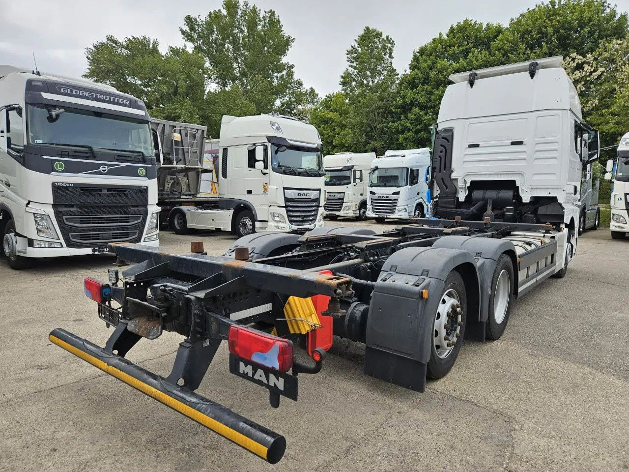 MAN TGX 26.470 XXL BDF 6x2 2 units, NAVI, Lift Axle - Camión portacontenedore/ Intercambiable: foto 4 MAN TGX 26.470 XXL BDF 6x2 2 units, NAVI, Lift Axle - Camión portacontenedore/ Intercambiable: foto 4