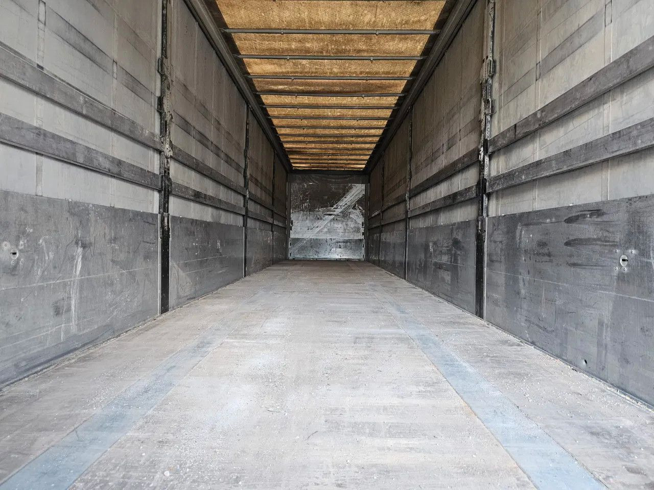 Schwarzmüller S1 J-seria, Side walls, Lifting Axle - Semirremolque lona: foto 5 Schwarzmüller S1 J-seria, Side walls, Lifting Axle - Semirremolque lona: foto 5