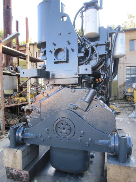 Komatsu Motor Typ S6D 125 E-2 für D65PX/ EX - Motor para Bulldozer: foto 5 Komatsu Motor Typ S6D 125 E-2 für D65PX/ EX - Motor para Bulldozer: foto 5