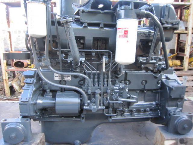 Komatsu Motor Typ S6D 125 E-2 für D65PX/ EX - Motor para Bulldozer: foto 1 Komatsu Motor Typ S6D 125 E-2 für D65PX/ EX - Motor para Bulldozer: foto 1