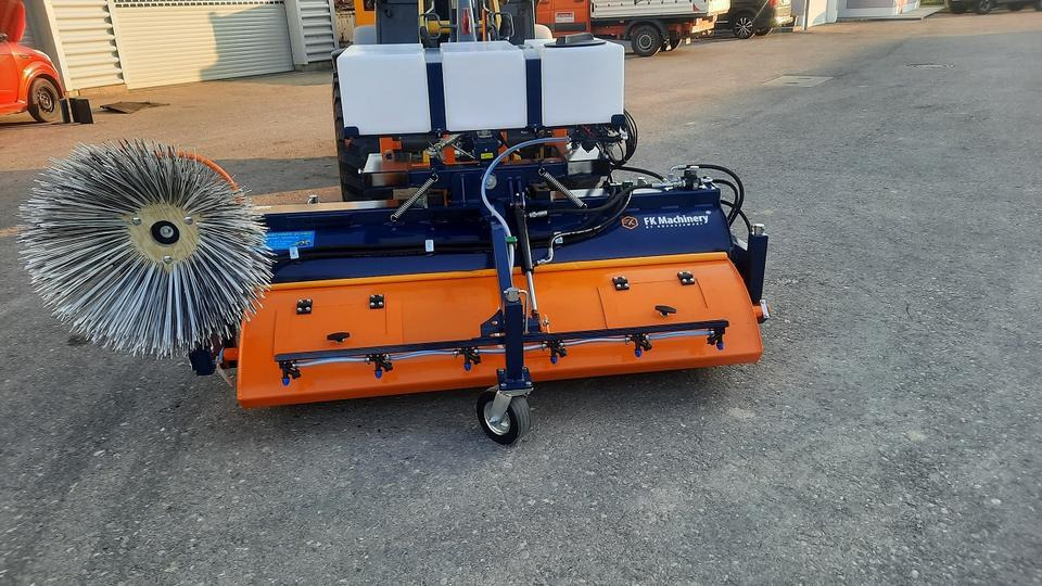 Kehrmaschine 1,2 1,5, 1,8m 2,3m Schlepper Radlader Teleskoplader - Barredora cucharón: foto 4 Kehrmaschine 1,2 1,5, 1,8m 2,3m Schlepper Radlader Teleskoplader - Barredora cucharón: foto 4