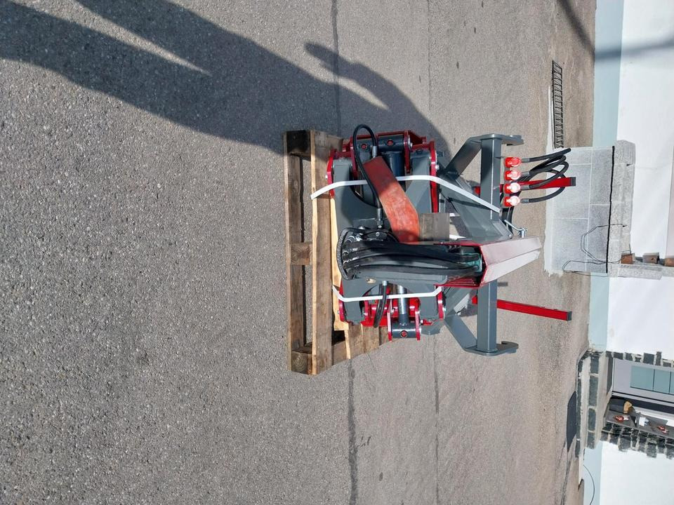 Rückezange Holzzange Kombi Aufnahme Euro u. 3 Punkt Verladezange - Pinza de manipulación: foto 4 Rückezange Holzzange Kombi Aufnahme Euro u. 3 Punkt Verladezange - Pinza de manipulación: foto 4