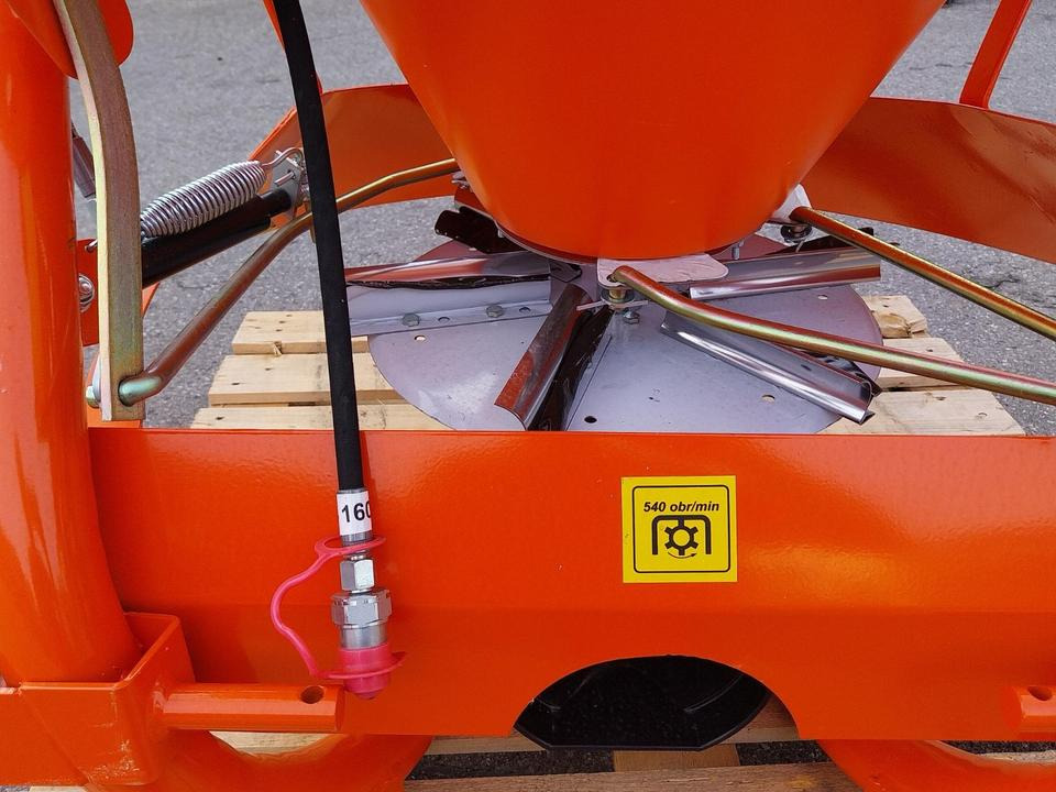 Leasing de Salzstreuer 200l-500l Sand Splitt Schlepper Traktor Winterdienst Salzstreuer 200l-500l Sand Splitt Schlepper Traktor Winterdienst: foto 6 Leasing de Salzstreuer 200l-500l Sand Splitt Schlepper Traktor Winterdienst Salzstreuer 200l-500l Sand Splitt Schlepper Traktor Winterdienst: foto 6