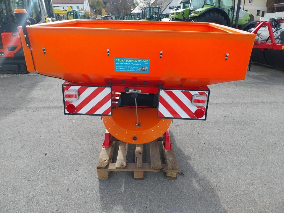 Salzstreuer 550-1200kg Sand Splitt Schlepper Traktor Streuer - Esparcidor de sal: foto 4 Salzstreuer 550-1200kg Sand Splitt Schlepper Traktor Streuer - Esparcidor de sal: foto 4