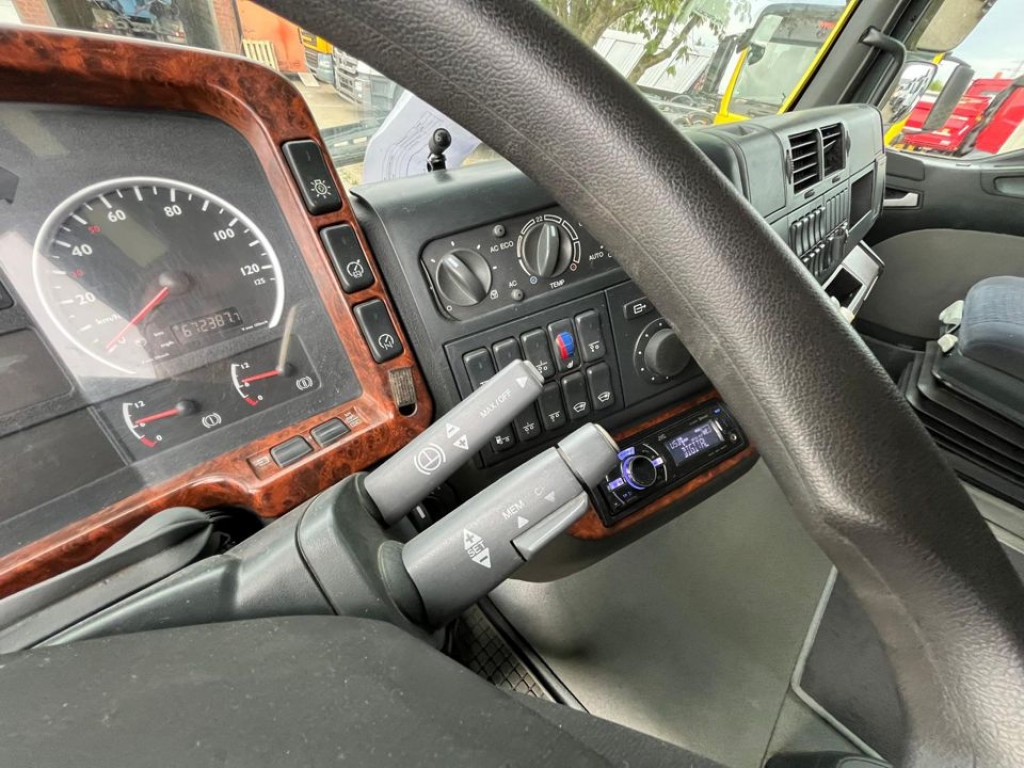 MAN TG-A 41.660 8x4 4 BBS SZM Schwerlast 250 to WSK - Cabeza tractora: foto 4 MAN TG-A 41.660 8x4 4 BBS SZM Schwerlast 250 to WSK - Cabeza tractora: foto 4