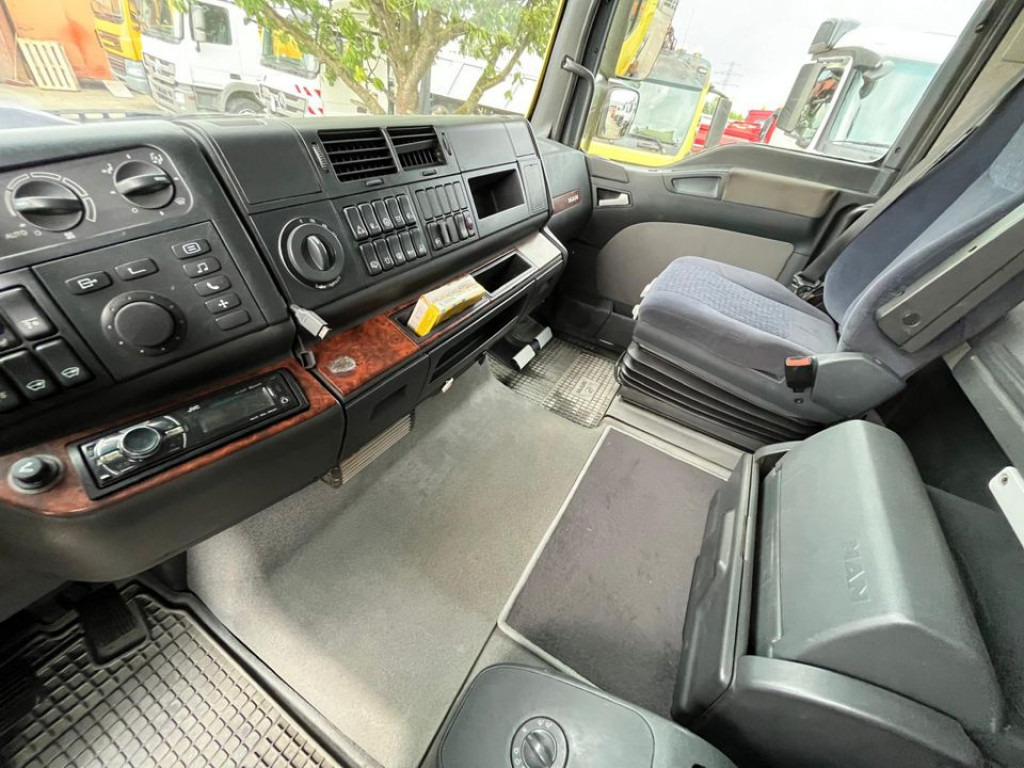 MAN TG-A 41.660 8x4 4 BBS SZM Schwerlast 250 to WSK - Cabeza tractora: foto 3 MAN TG-A 41.660 8x4 4 BBS SZM Schwerlast 250 to WSK - Cabeza tractora: foto 3