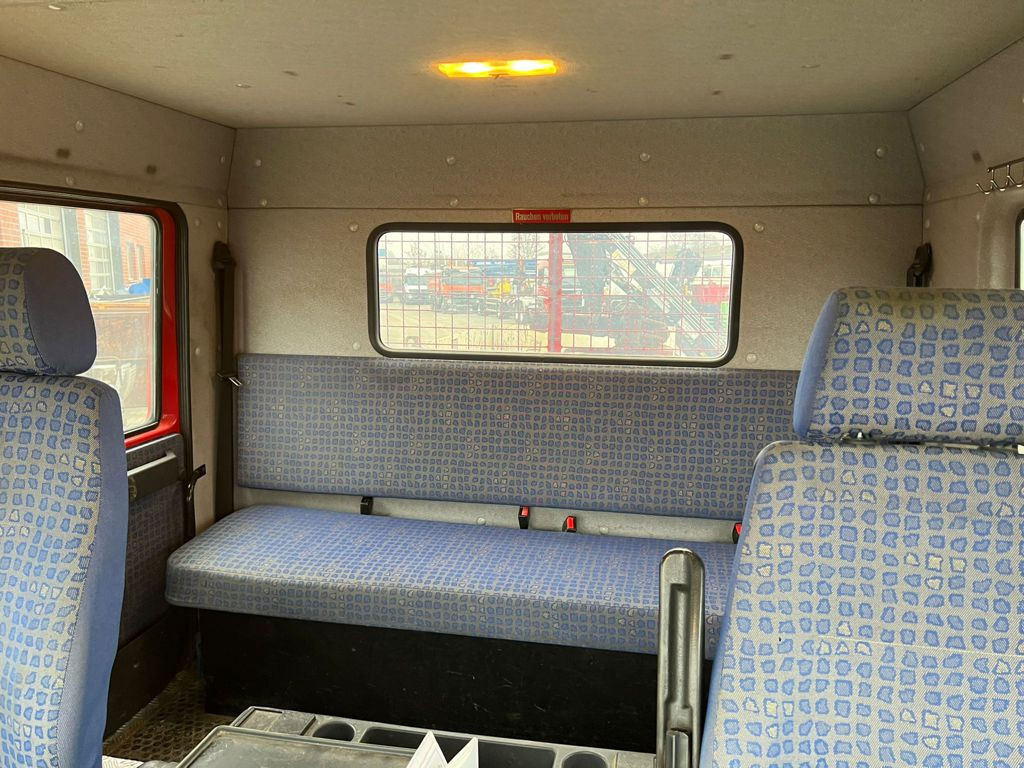 Camión caja abierta, Camión grúa MAN LE 12.225 LC Pritsche Heckkran 6 Zylinder Doka Topzust: foto 7 Camión caja abierta, Camión grúa MAN LE 12.225 LC Pritsche Heckkran 6 Zylinder Doka Topzust: foto 7