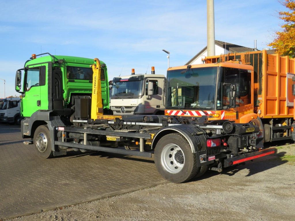 MAN MAN TG-S Abrollkipper 18.320 BL - Camión multibasculante: foto 3 MAN MAN TG-S Abrollkipper 18.320 BL - Camión multibasculante: foto 3