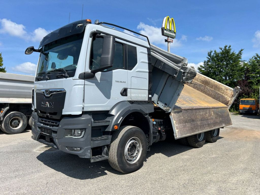MAN TG-S 26.510 6x4 BB 3-Achs Kipper Meiller Bordmat - Camión volquete: foto 1 MAN TG-S 26.510 6x4 BB 3-Achs Kipper Meiller Bordmat - Camión volquete: foto 1