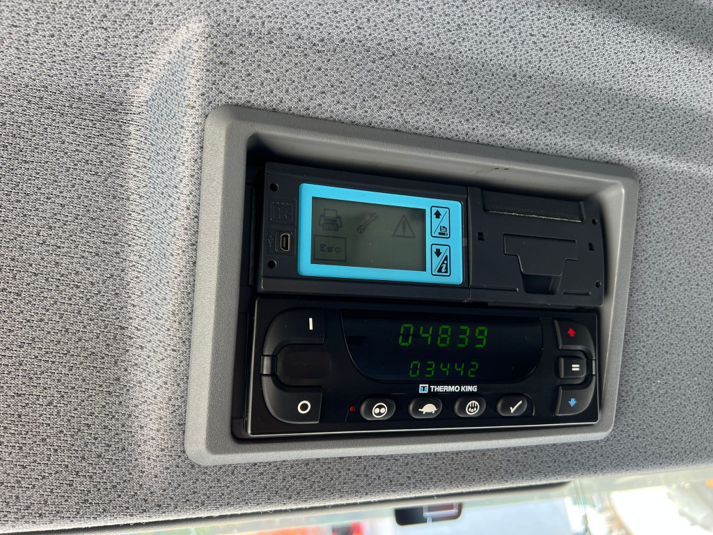 MERCEDES-BENZ Atego 1224 L Kühlkoffer LBW Tiefkühler 6,2m LBW - Camión frigorífico: foto 2 MERCEDES-BENZ Atego 1224 L Kühlkoffer LBW Tiefkühler 6,2m LBW - Camión frigorífico: foto 2