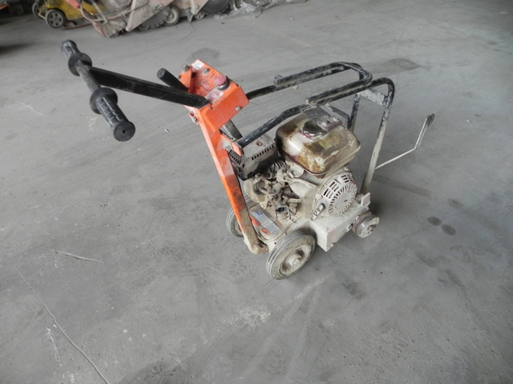 SAINT GOBAIN Norton Clipper C 51 Kleinteile - Maquinaria de construcción: foto 3 SAINT GOBAIN Norton Clipper C 51 Kleinteile - Maquinaria de construcción: foto 3