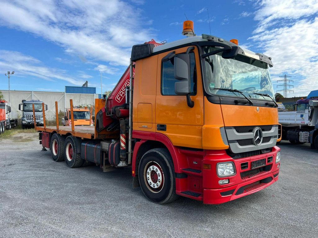 Mercedes-Benz Actros 2646 L 6x4 Pritsche Kran Fassi 450 45m/t - Camión grúa, Camión caja abierta: foto 2 Mercedes-Benz Actros 2646 L 6x4 Pritsche Kran Fassi 450 45m/t - Camión grúa, Camión caja abierta: foto 2