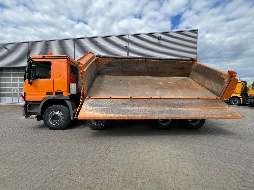Mercedes-Benz Actros 3241 K 8x4 4-Achs Kipper Meiller Deutsch - Camión volquete: foto 5 Mercedes-Benz Actros 3241 K 8x4 4-Achs Kipper Meiller Deutsch - Camión volquete: foto 5