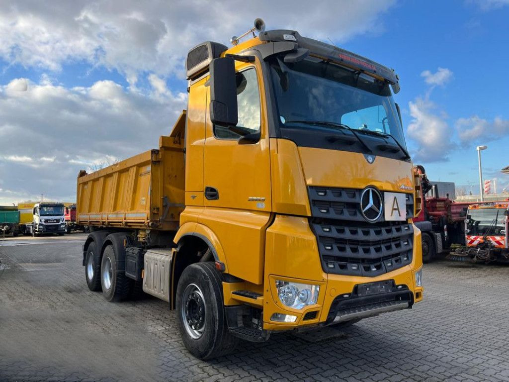 Mercedes-Benz Arocs 2663 6x4 3-Achs Kipper Meiller Bordmatik - Camión volquete: foto 2 Mercedes-Benz Arocs 2663 6x4 3-Achs Kipper Meiller Bordmatik - Camión volquete: foto 2