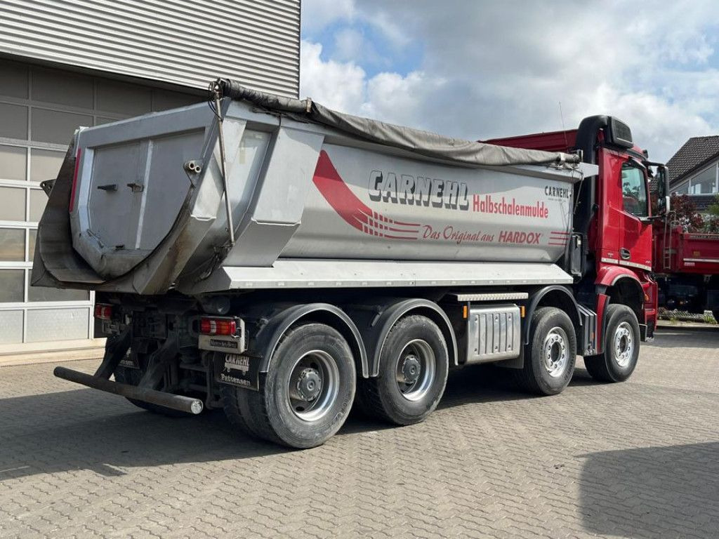 Mercedes-Benz Arocs 4145 8x4 4 Achs Muldenkipper Carnehl Halfp - Camión portacontenedor de cadenas: foto 3 Mercedes-Benz Arocs 4145 8x4 4 Achs Muldenkipper Carnehl Halfp - Camión portacontenedor de cadenas: foto 3