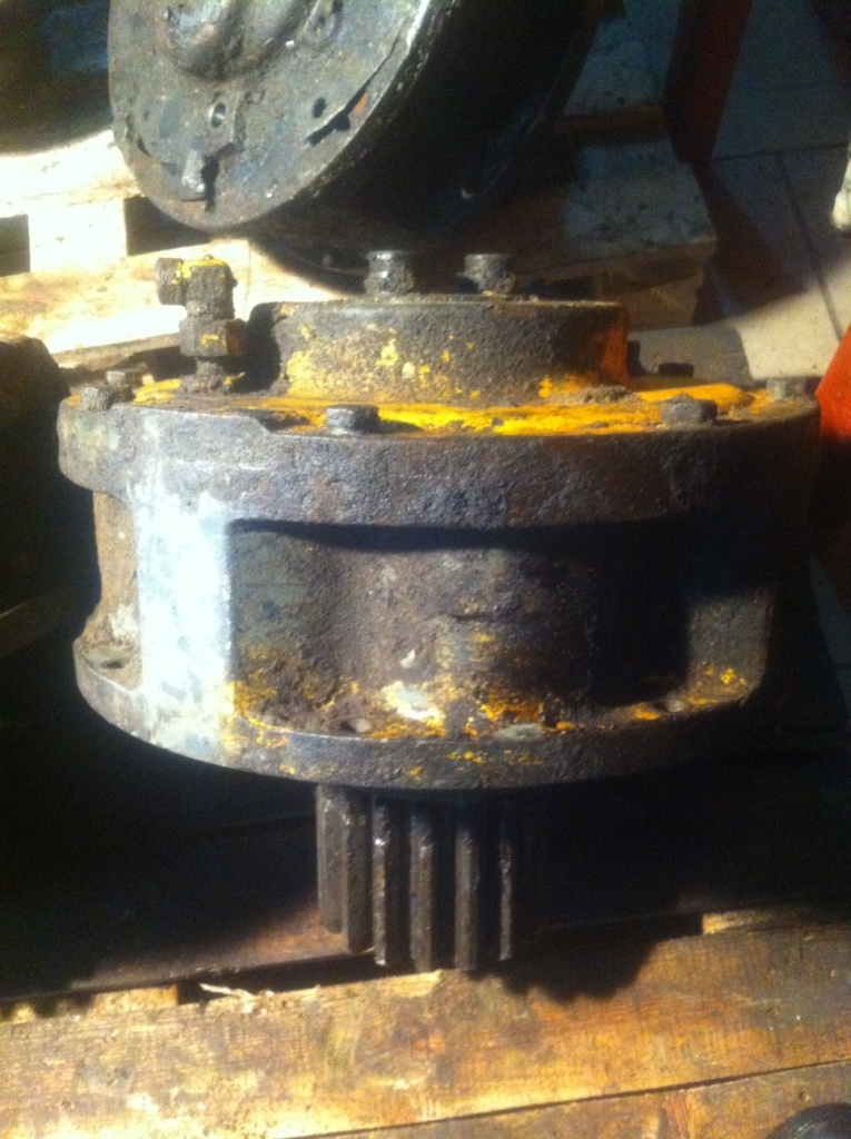 POCLAIN W1437-01A 507193 - Motor hidráulico para Maquinaria de construcción: foto 1 POCLAIN W1437-01A 507193 - Motor hidráulico para Maquinaria de construcción: foto 1