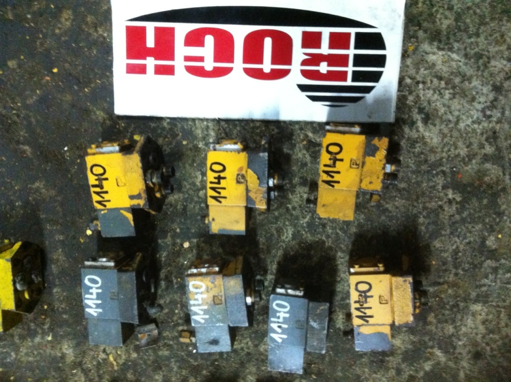 REXROTH 4WH6C52 470476/3 - 1 SEKCYJNY + KOŚCI - Válvula hidráulica para Maquinaria de construcción: foto 1 REXROTH 4WH6C52 470476/3 - 1 SEKCYJNY + KOŚCI - Válvula hidráulica para Maquinaria de construcción: foto 1