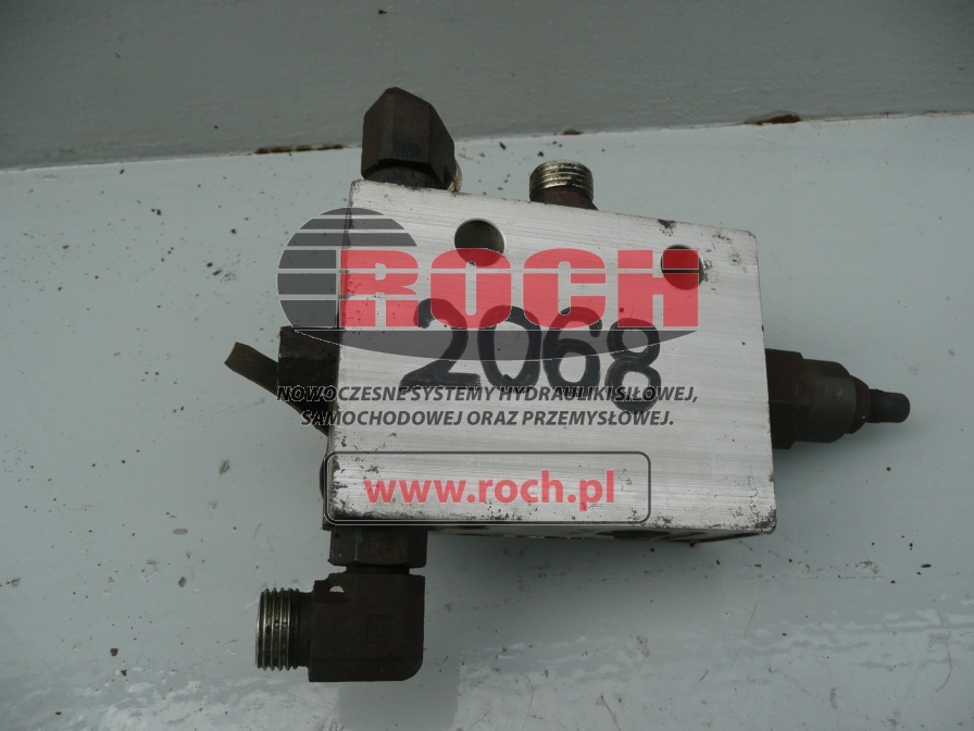 SAUER DANFOSS 158B6386 185-5209 AE074C 3C100-SV - Válvula hidráulica para Cargadora de ruedas: foto 1 SAUER DANFOSS 158B6386 185-5209 AE074C 3C100-SV - Válvula hidráulica para Cargadora de ruedas: foto 1