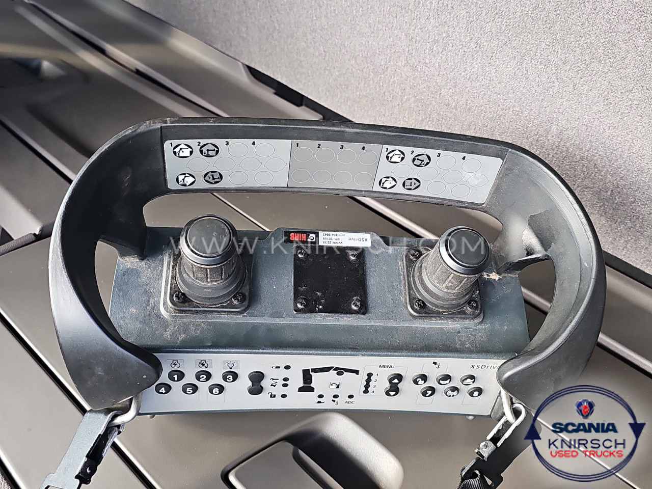 SCANIA G 320 B4x2NA 3-Seitenkipper Dautel mit Kran Hiab - Volquete furgoneta: foto 4 SCANIA G 320 B4x2NA 3-Seitenkipper Dautel mit Kran Hiab - Volquete furgoneta: foto 4