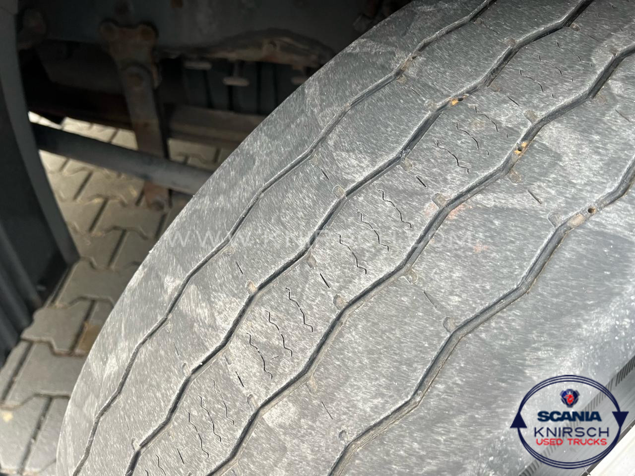 SCANIA P 270 DB4x2MNA - Camión caja cerrada: foto 3 SCANIA P 270 DB4x2MNA - Camión caja cerrada: foto 3