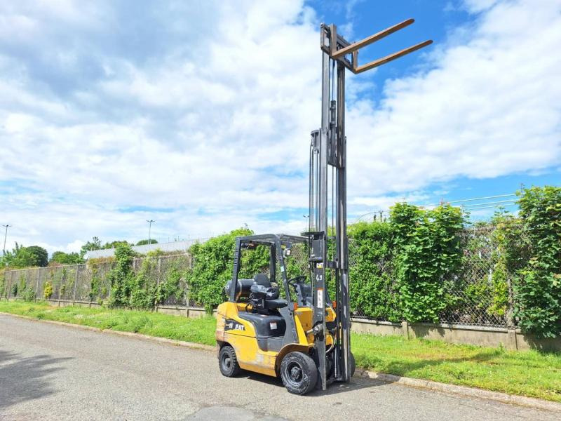 Caterpillar GP20CN - Carretilla elevadora de gas: foto 4 Caterpillar GP20CN - Carretilla elevadora de gas: foto 4