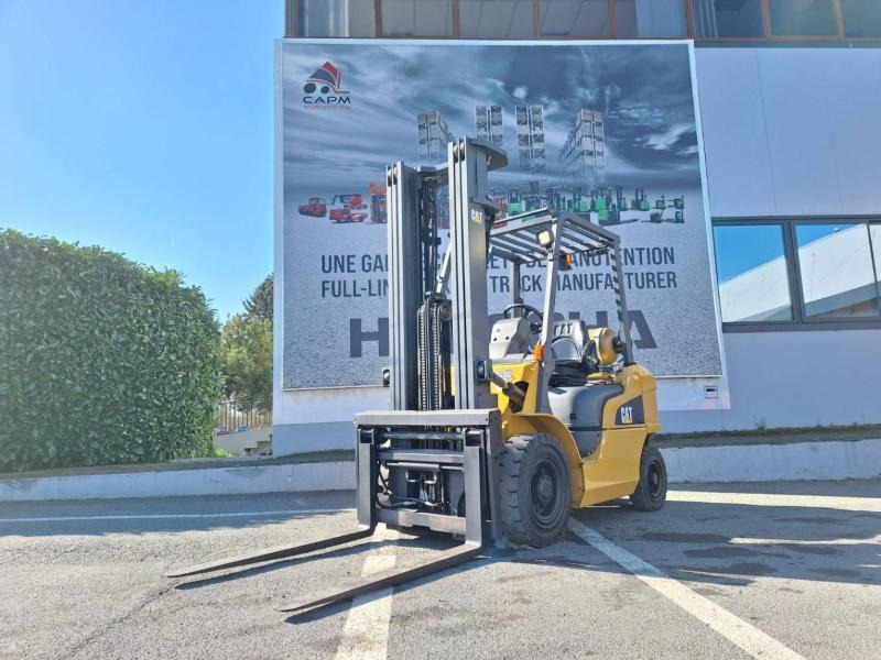 Caterpillar GP25NTD - Carretilla elevadora de gas: foto 2 Caterpillar GP25NTD - Carretilla elevadora de gas: foto 2