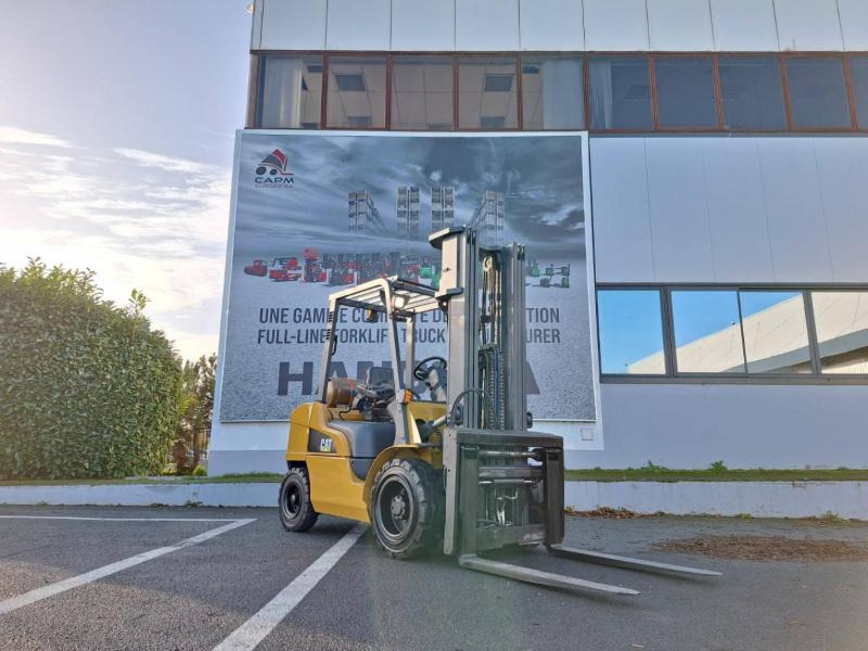 Caterpillar GP30NTD - Carretilla elevadora de gas: foto 2 Caterpillar GP30NTD - Carretilla elevadora de gas: foto 2