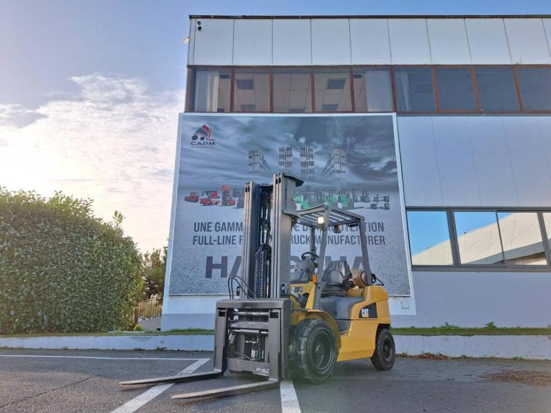 Caterpillar GP30NTD - Carretilla elevadora de gas: foto 1 Caterpillar GP30NTD - Carretilla elevadora de gas: foto 1