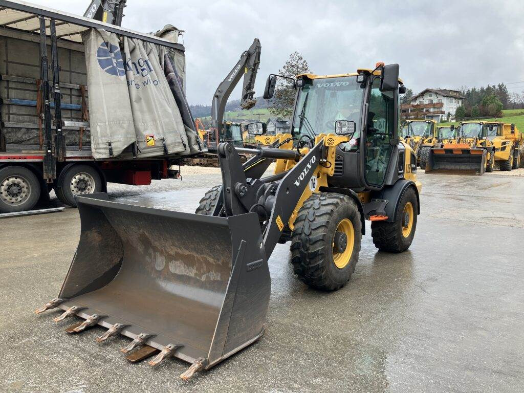 Volvo JL25H Electric - Minicargadora: foto 4 Volvo JL25H Electric - Minicargadora: foto 4