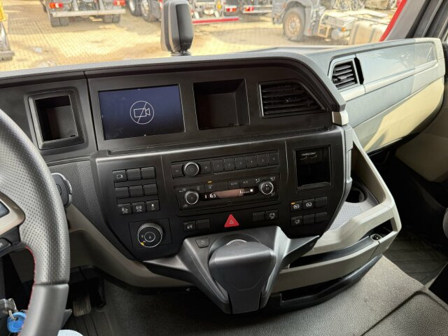 MAN TGS 18.520 4x4 SZM - Kipphyd. Blatt Luft Pritard - Cabeza tractora: foto 3 MAN TGS 18.520 4x4 SZM - Kipphyd. Blatt Luft Pritard - Cabeza tractora: foto 3